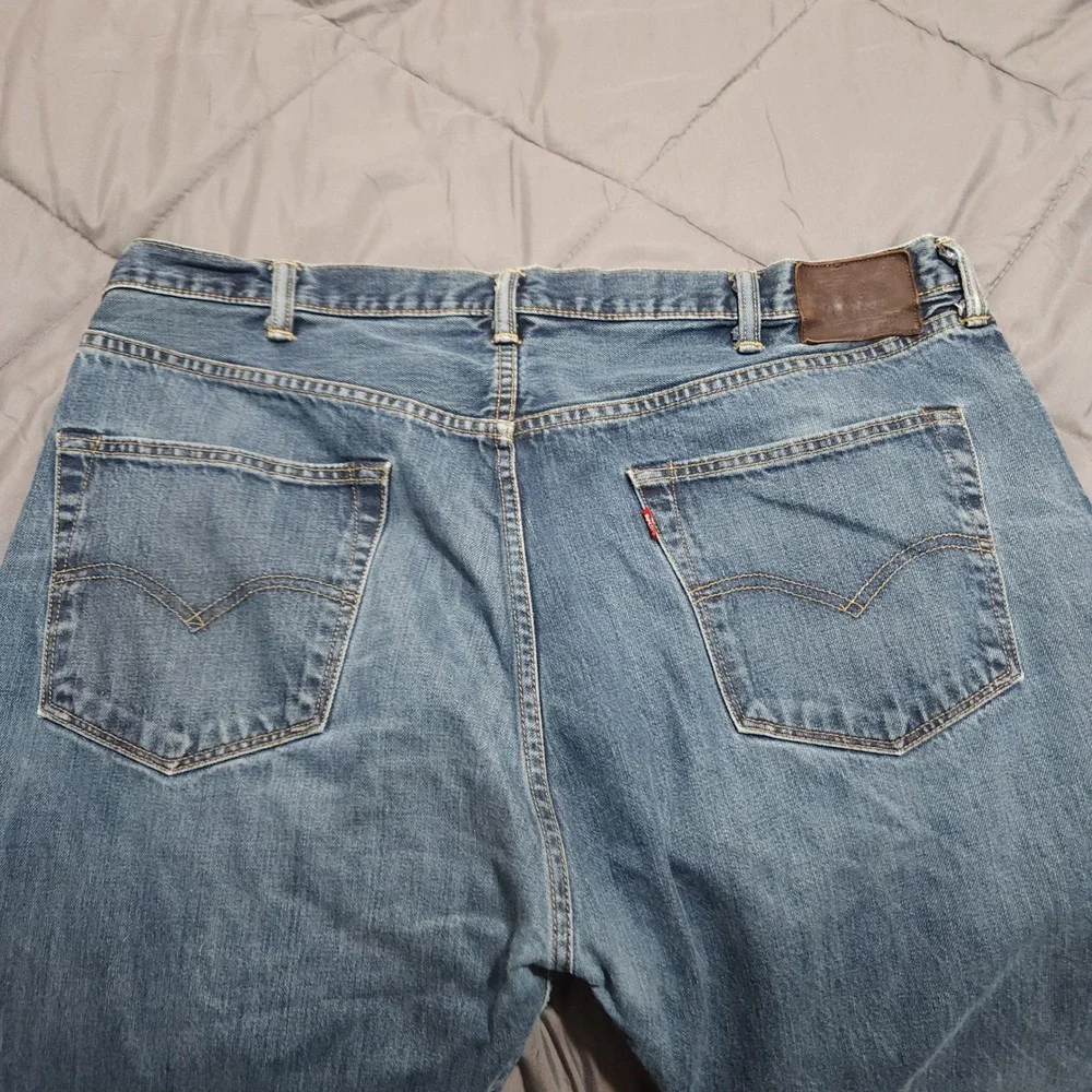 Levi's 501 Jeans Men's 42x32 High Rise Button Fly USA Light Wash‎ Cotton